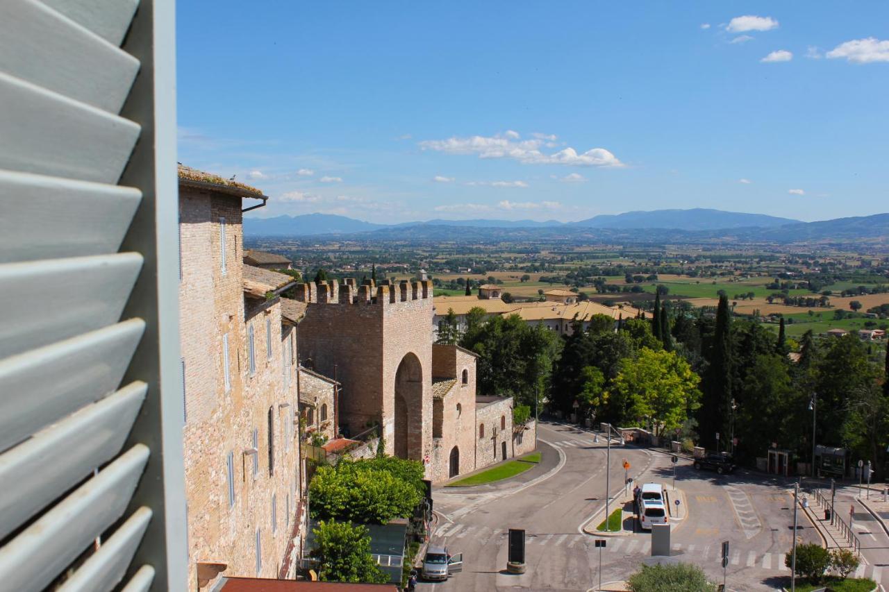 Hotel Il Castello Ассизи Экстерьер фото